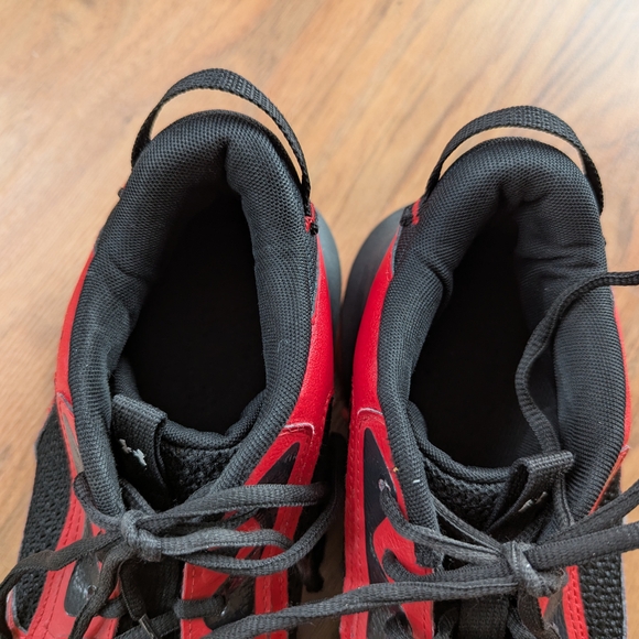 Under Armour Lockdown Red and Black Basketball Shoes 13 - Picture 11 of 13